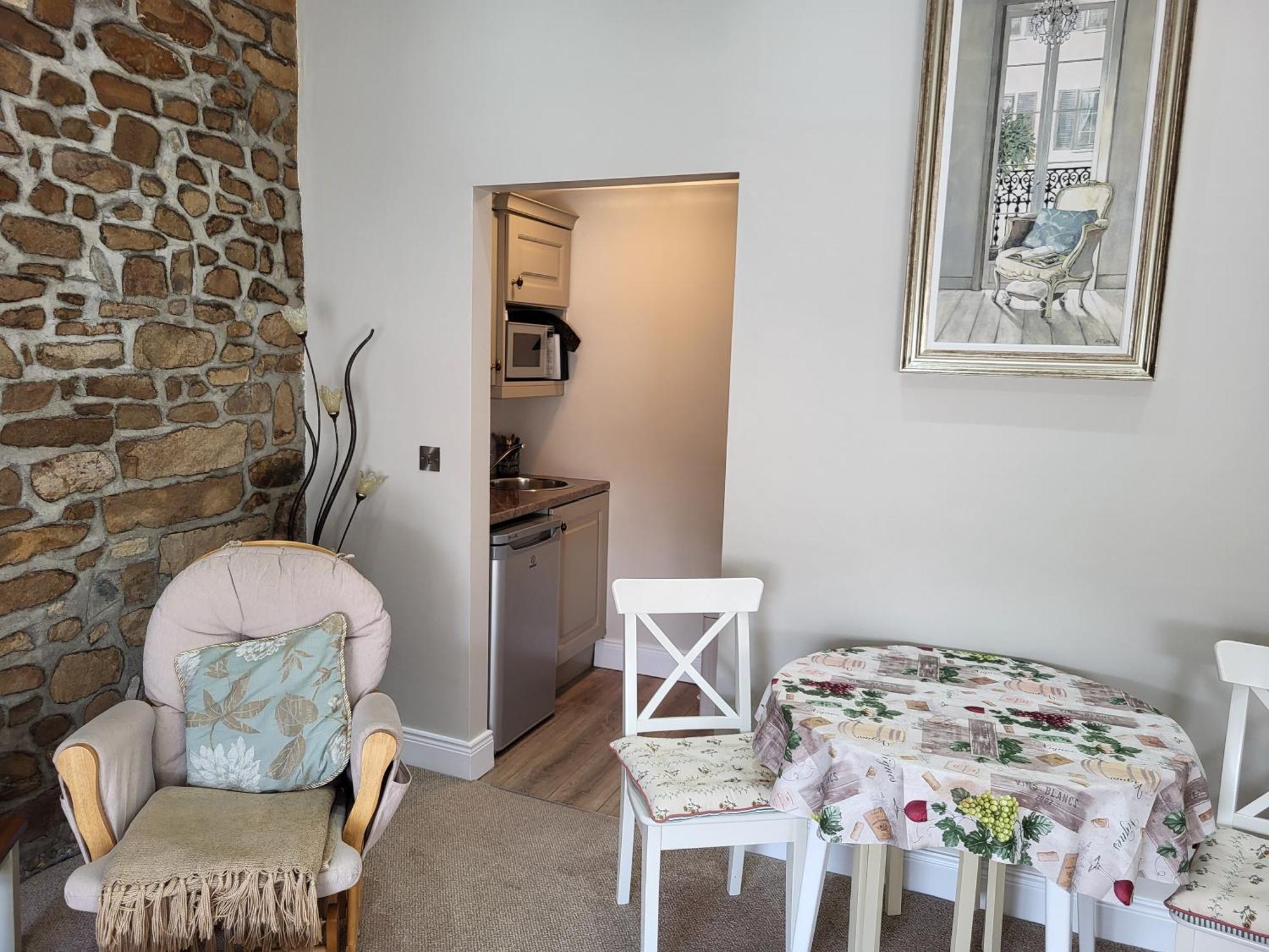 Charming 2-Bed Apartment In Donegal Town Centre Dış mekan fotoğraf