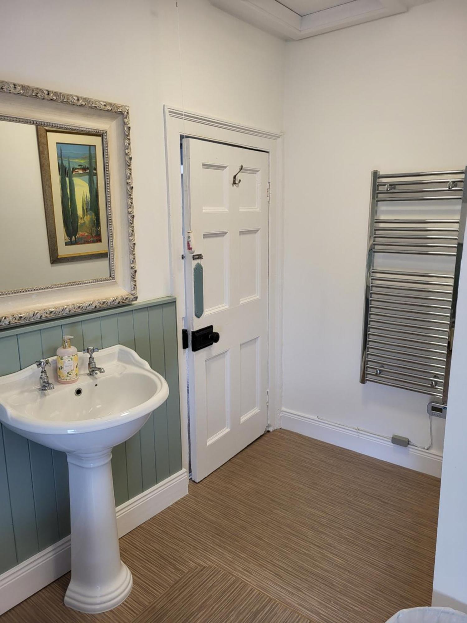 Charming 2-Bed Apartment In Donegal Town Centre Dış mekan fotoğraf