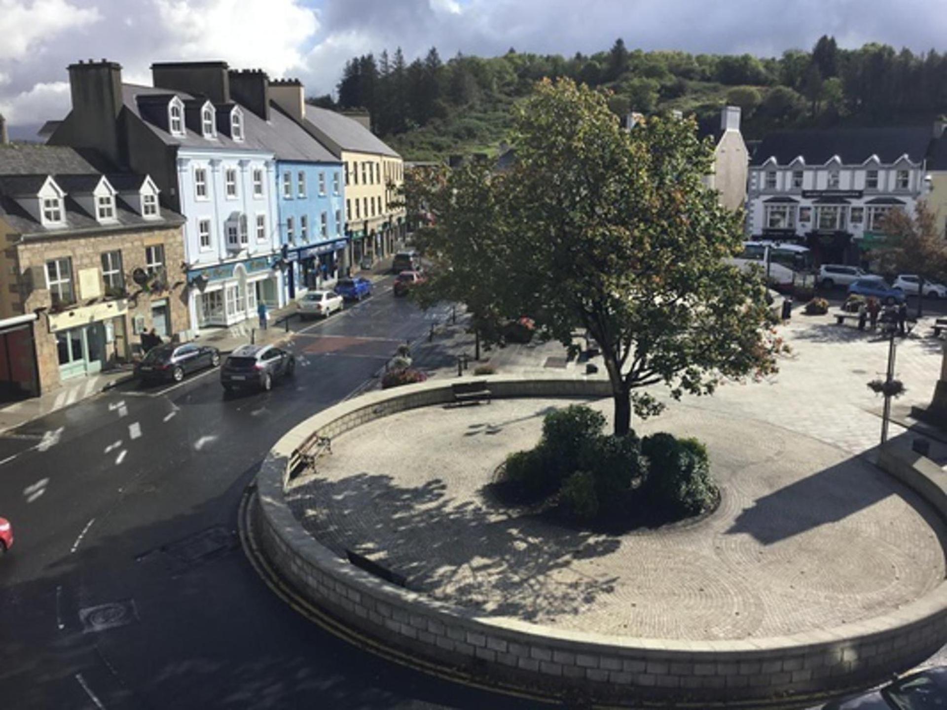 Charming 2-Bed Apartment In Donegal Town Centre Dış mekan fotoğraf